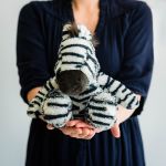 BOUILLOTTE PELUCHE WARMIES ZEBRE GRAINE CHALEUR AUTUN CREUSOT CHALON MÂCON